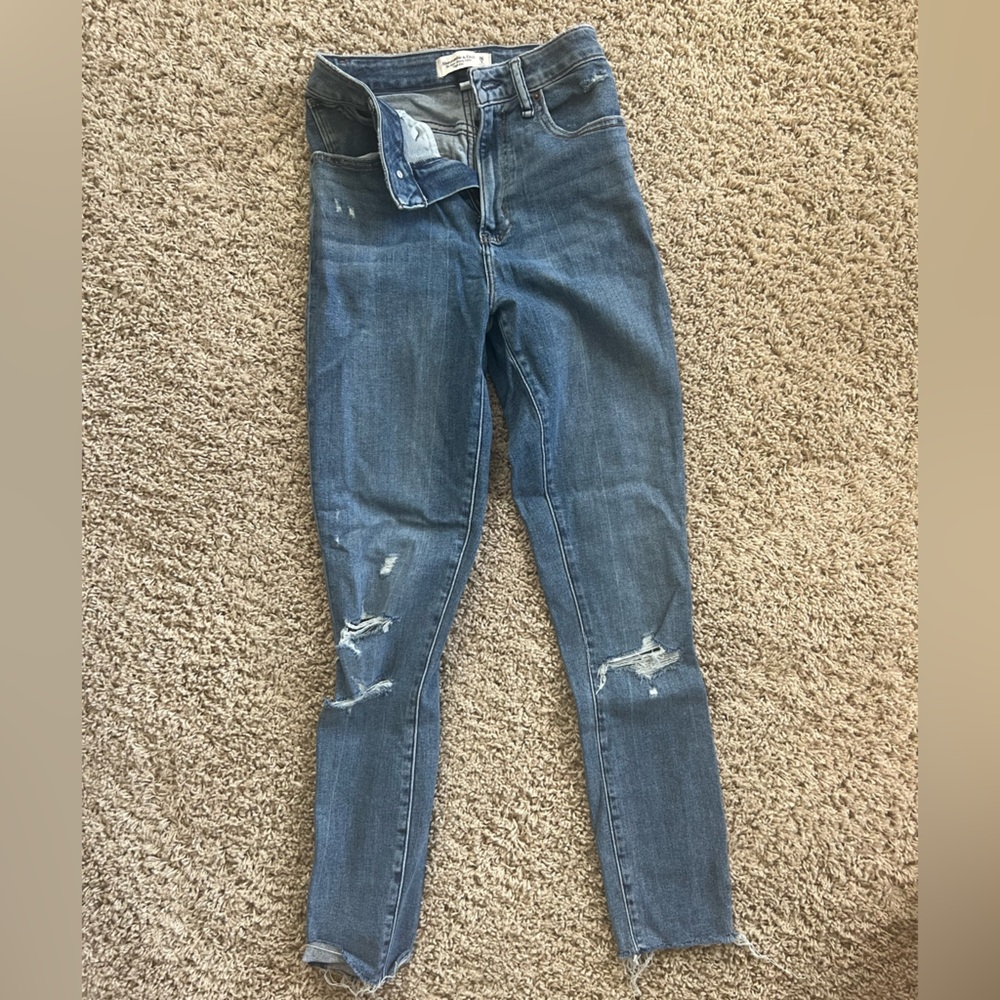 Abercrombie & Fitch The Super Skinny Ankle High Rise Jeans Size: 26/2L